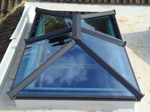 Lantern roof window